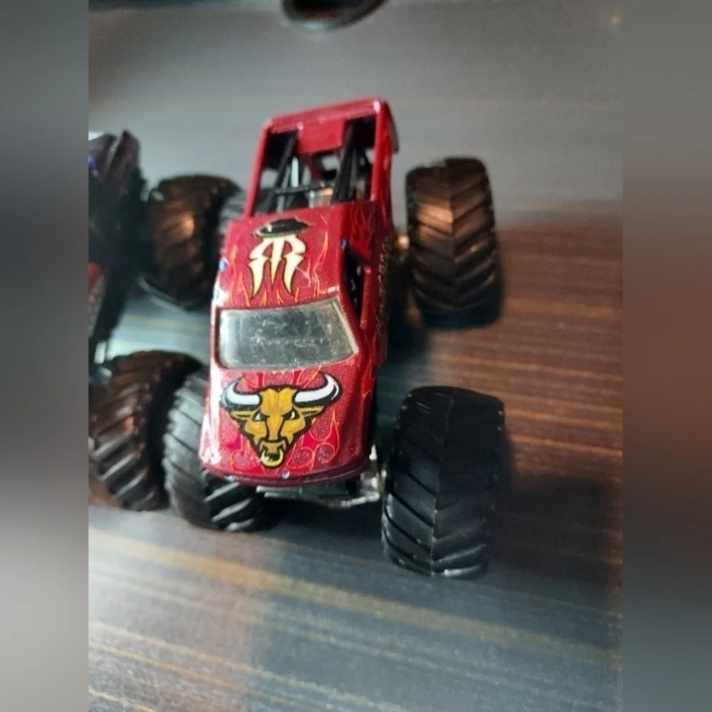 Hot Wheels Monster Jam Truck lot el matador and mutt Rottweiler